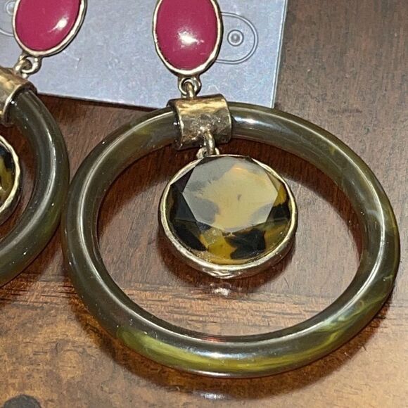 NWT Chico’s hoops tortoise gold tone earrings - Picture 5 of 7